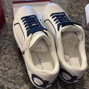 スニーカー SALVATORE FERRAGAMO IVORY LEATHER SNEAKERS sepatu sneakers Salvatore Ferragamo Ivory Leather Sneakers
